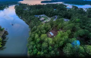Lakeshore Lodge - Waterfront at Lake Sam Rayburn - Image 2