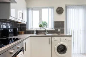 #2 StayBelfast Home. Free parking/WiFi/10 mins 2 - Image 5