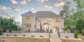 🌅 Lakefront Luxury | Flat Lot, Heated Pool, Hot Tub & Game Room Fun 🎮 Dock! - Image 4