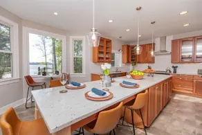 🌅 Lakefront Luxury | Flat Lot, Heated Pool, Hot Tub & Game Room Fun 🎮 Dock! - Image 5