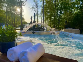 🌅 Lakefront Luxury | Flat Lot, Heated Pool, Hot Tub & Game Room Fun 🎮 Dock! - Image 2
