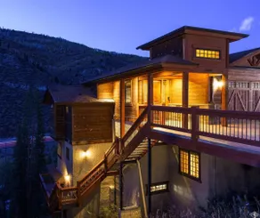 Valley Views, Hot Tub and Parking Included - Image 2