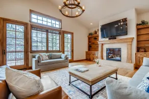 Valley Views, Hot Tub and Parking Included - Image 5