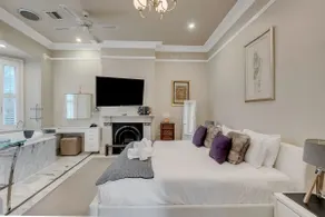 Mesmerising 3BR Home Cinema Room Spa Bath - Image 5