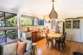 Bunjil Retreat - Couples Getaway with Sauna - Image 5