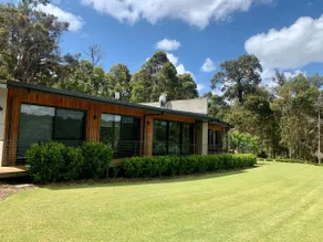 Lake View Contemporary Comforts meets Nature - Image 4