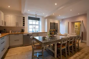 Ty Fferam Bailey: 7‑Bed Farmhouse Sleeping 14 in Bodorgan | Managed by Anglesey Holiday Lettings - Image 5