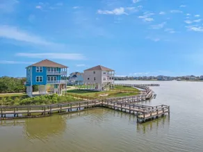 Beautiful bay home with breathtaking views from two decks and boardwalk with fishing pier - Image 3