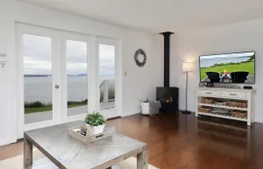 Marine View Bluff by Avantstay Waterfront Views - Image 5