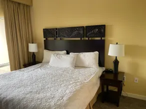Ocean View Luxurious Condo-BEST location + balcony - Image 4