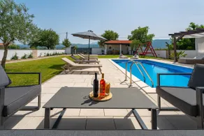 Villa Anja is a 4 bedroom villa with a 32 sqm heated pool near Imotski - Image 3