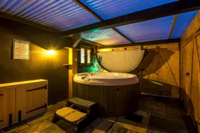 Lavender - Luxurious Barn Conversion - Blossom Farm - Image 3