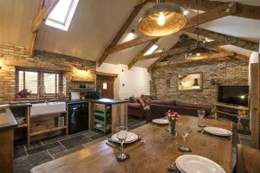 Lavender - Luxurious Barn Conversion - Blossom Farm - Image 2
