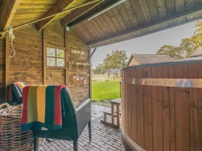 Child friendly detached villa with hot tub - Image 3