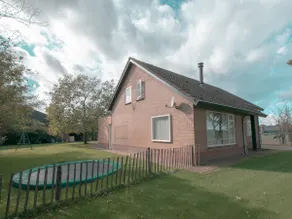 Child friendly detached villa with hot tub - Image 2