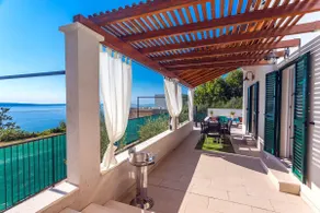 Seaview Villa Lemaro, a 2 bedroom villa with 28 sqm private pool in Krilo Jesenice - Image 4