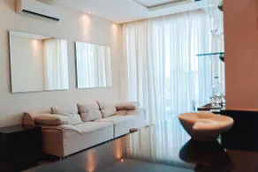 High-end apartment, 3 en-suite bathrooms, and 4 parking spaces. - Image 5