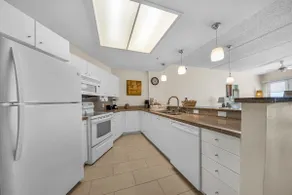 Wonderful Three Bedroom Condo Partial Ocean Views - Image 5