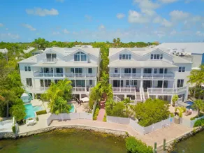 Übergroßes Oldtown-Haus für die ganze Familie mit privatem Pool und Dock! - Image 2