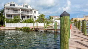 Übergroßes Oldtown-Haus für die ganze Familie mit privatem Pool und Dock! - Image 4