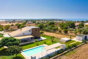 Villa Akos Large Private Pool AC WiFi - Image 2