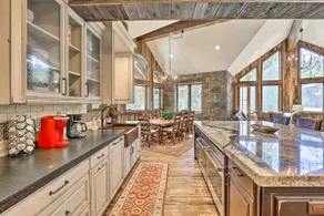Walk to Lift: Luxe Villa w/ Hot Tub in Copper Mtn - Image 4