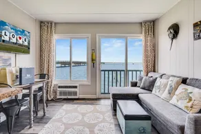 The Pearl at Marsh Island - Image 3