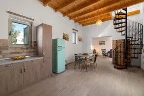 Rhodes Family House - Image 3