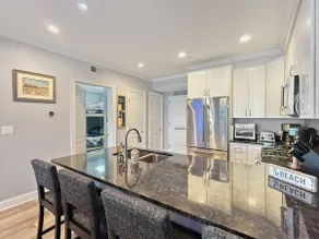 Luxurious Penthouse, King beds. Dog & ADA Friendly - Image 5