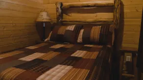 Riverfront Deluxe Cabin G - Hot Tub Access - Image 2