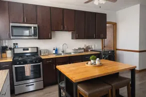 The Karlov. Gorgeous ,spacious 2BD/ 1BA w/ Parking - Image 3