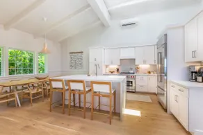 Haena Modern Beachfront Sleeps 12 - Image 3