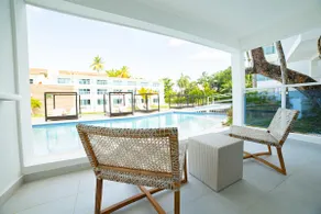 Outstanding 2 Bedroom Apartment, Pool View (C) - Image 5