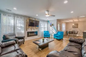Close to Downtown, Modern 3 BR w/Driveway - Image 3