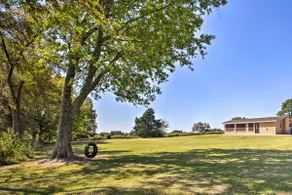 Pet-Friendly Efficiency Cottage w/ Pool! - Image 3