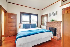 Beautifully Restored Downtown Victorian - Image 2