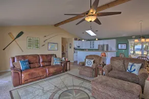 Lakefront Home w/ Shared Boat Ramp in Grove! - Image 4