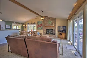 Lakefront Home w/ Shared Boat Ramp in Grove! - Image 3