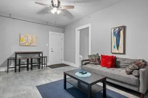 Comfortable stay downtown near sculpture park-7 - Image 2