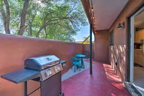 Santa Fe Bungalow ~ 2 Mi to Downtown! - Image 2