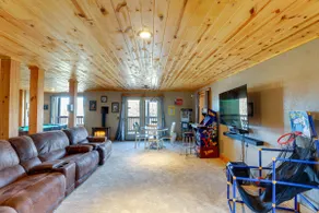 Hot Tub & Game Room: Powderhorn Mountain Cabin - Image 3