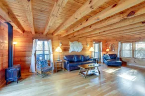Hot Tub & Game Room: Powderhorn Mountain Cabin - Image 4