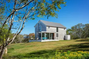Island House: Clean Modern Design w/ Ocean Views - Image 2