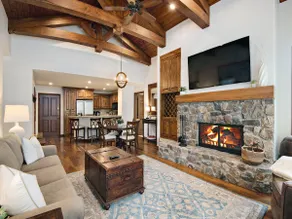 Seasons Lodge 206 | 2BR Arrowhead, Summer AC - Image 3