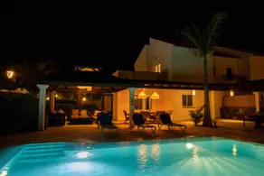 Villa familiale spacieuse et sous licence avec piscine privée chauffée dans un emplacement souhaitable - Image 5