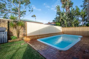 Jones Beach Retreat - Pool, close to beach & cafes - Image 3