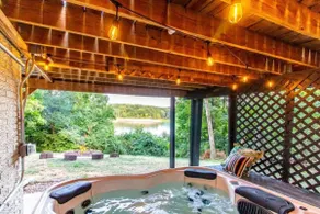 Riverfront Winter Getaway by 5 Seasons Homestays - Image 5