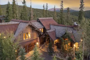 Rustic-elegance wrapped in custom mountain luxury, steps from Baldy Hiking Trail and shuttle stop - Image 3