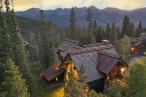 Rustic-elegance wrapped in custom mountain luxury, steps from Baldy Hiking Trail and shuttle stop - Image 4