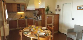 Villetta Benaco second row. - Image 3